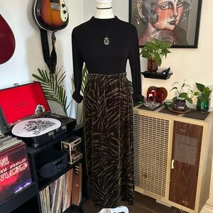 1990s Vintage Dark Green Zebra Maxi Skirt
